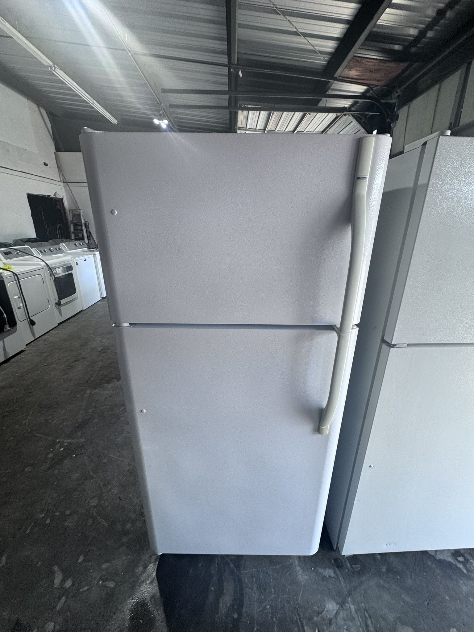 Kenmore Refrigerator 28"Width 