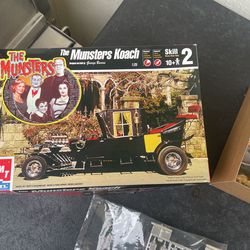 AMT Munsters Koach Model Kit