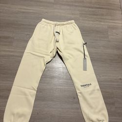 Essentials Sweats Cream Size Medium 