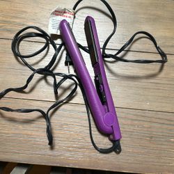 $5 -Royale Professional Straighter Iron