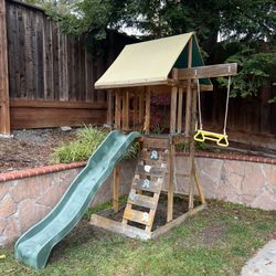 Kids Outdoor Playhouse/Slide 