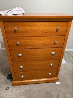 Wood 5-Drawer Dresser