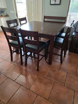 Bar Height Table & 8 Chairs -Like New