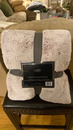 St. Moritz Super Plush Blanket Full/Queen ( Brand New)