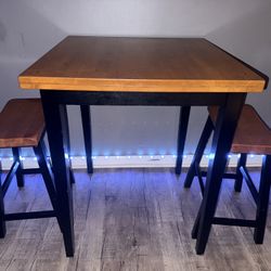 High Kitchen Table With 2 Stools
