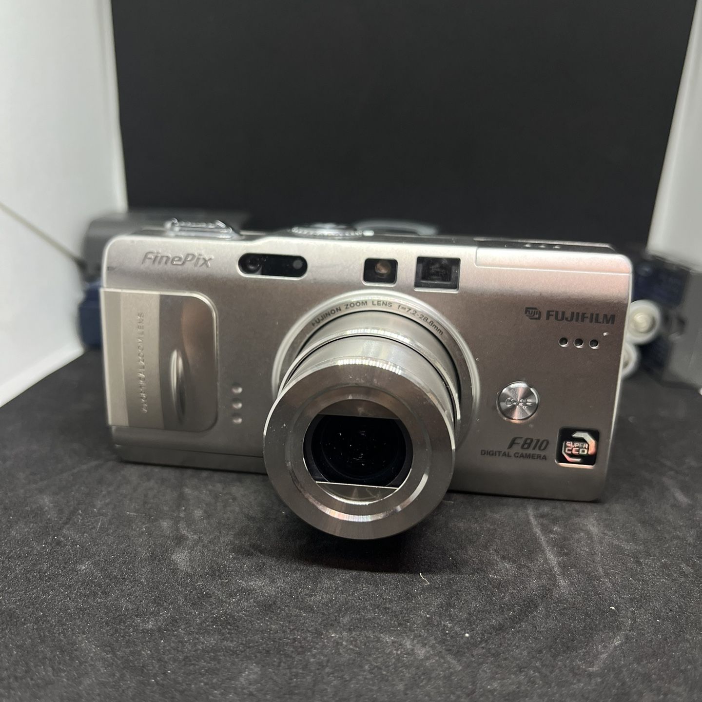 FUJIFILM Finepix F810 Digital Camera - 12.3MP 4X Optical Zoom 