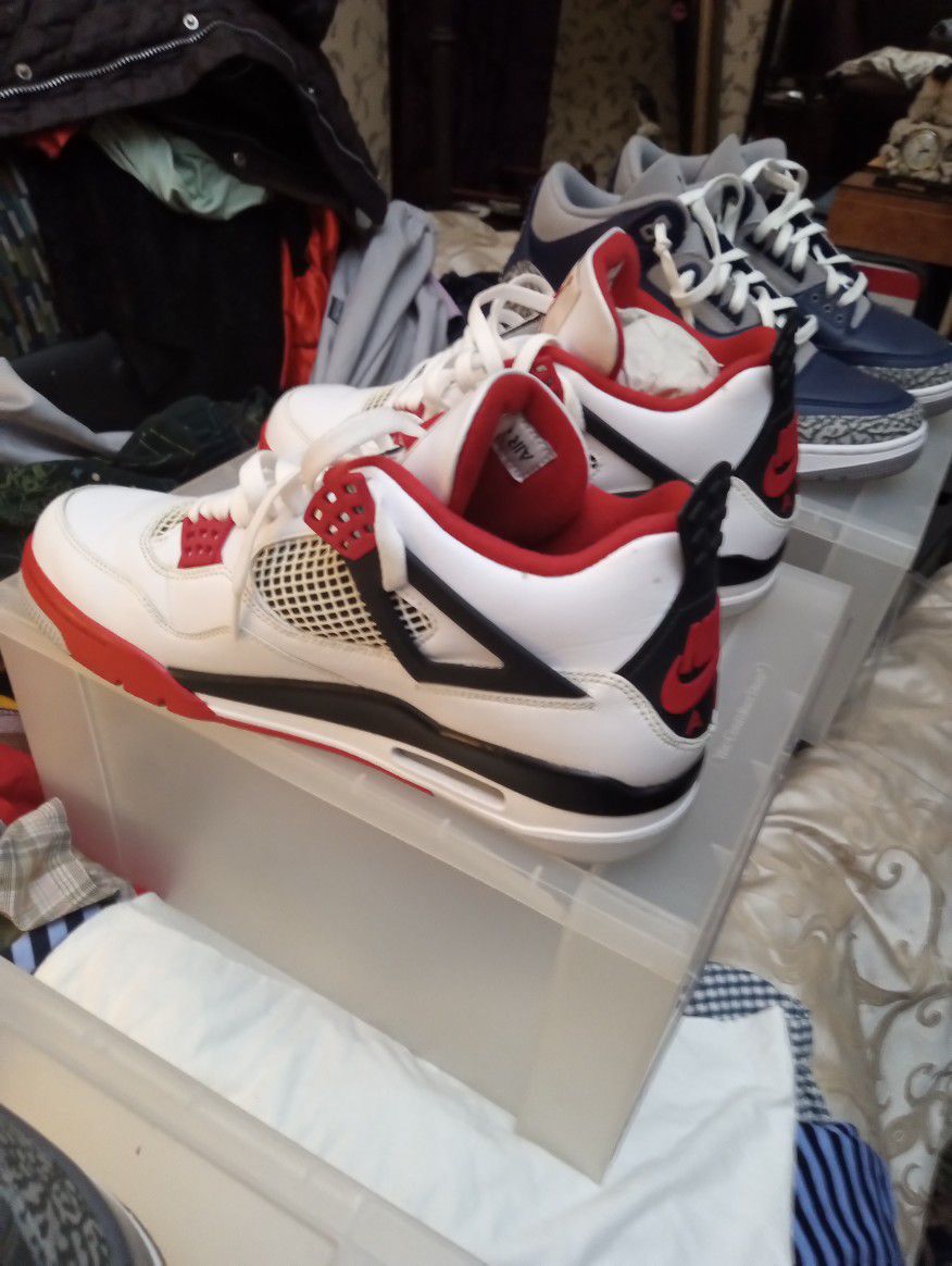 JORDAN  4 - RETRO  FIRE RED FOR SALE$200 Firm
