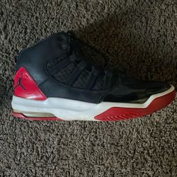 Size 9.5 Men Nike Air Jordan Max Aura Men's Sz 11 Shoes Black/Red/White 