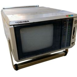 TOSHIBA Portable/Auto Color TV #CA045 Works 12v/AC/Batt RARE 1982 UHF/VHF  WORKS NICE!