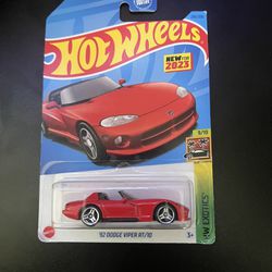 2023 Hot Wheels ‘92 Dodge Viper Rt/10 (red) 236 Real Riders Super