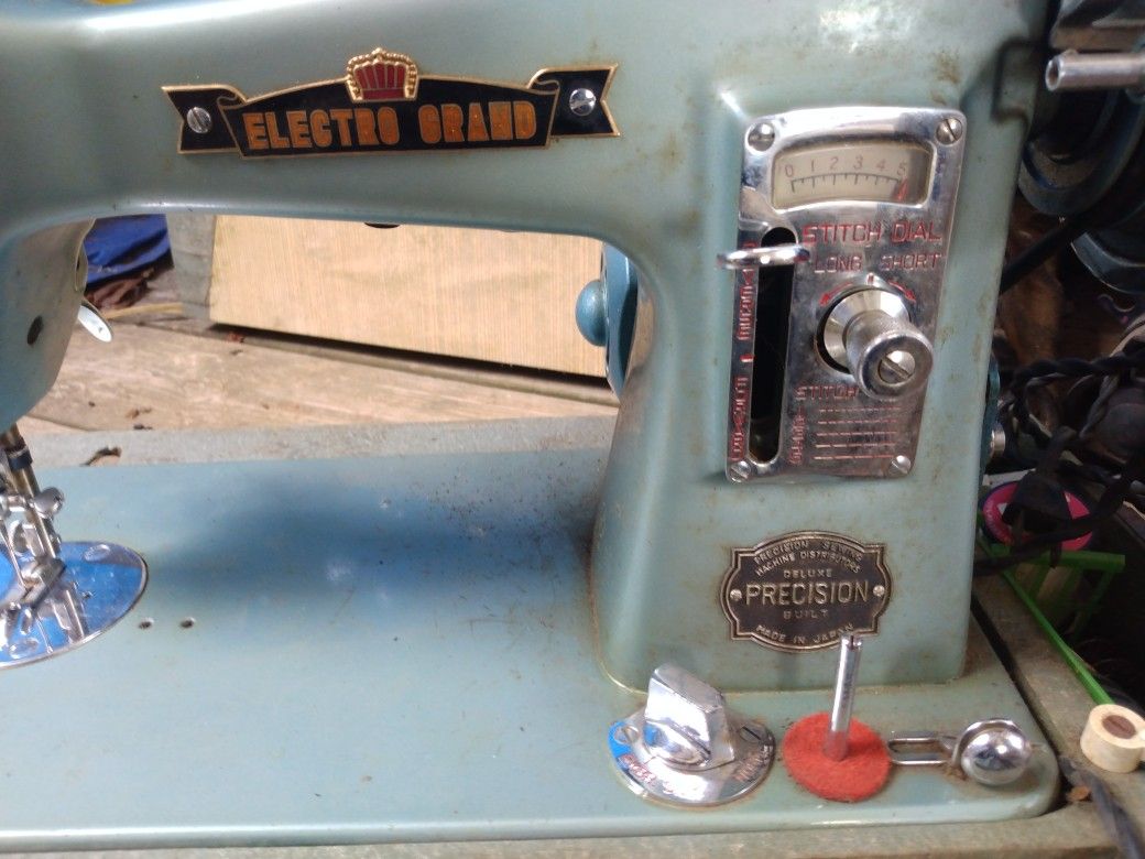 Electro Grand Deluxe Sewing Machine
