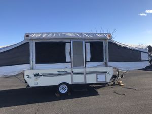 Photo Palomino Filly Pop-Up Camper