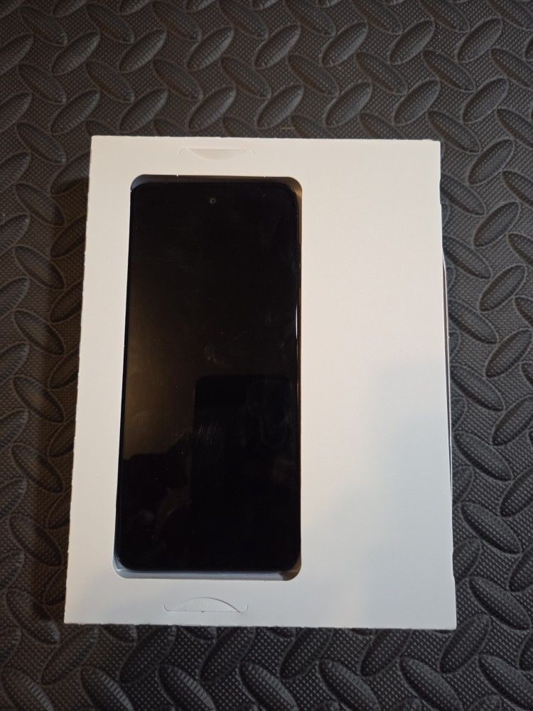 📱cellphone  📱  Like New.  Good working Condition.    Hablo Español,  Se Vende Celular 