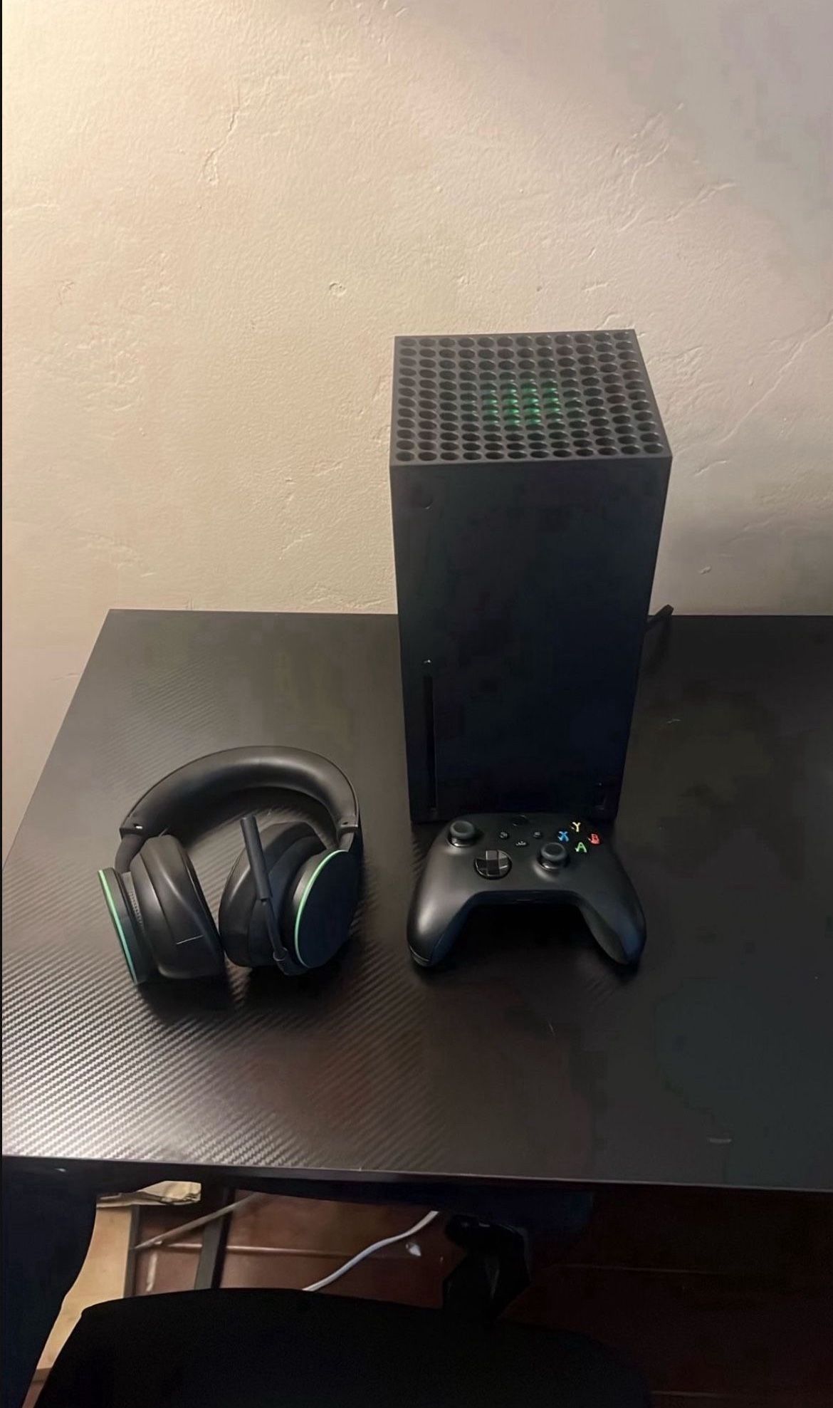 Xbox Series X 1 TB W/ Controller And Headset