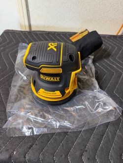 Dewalt 20V MAX XR Cordless Brushless 5 in. Random Orbital Sander (Tool Only)