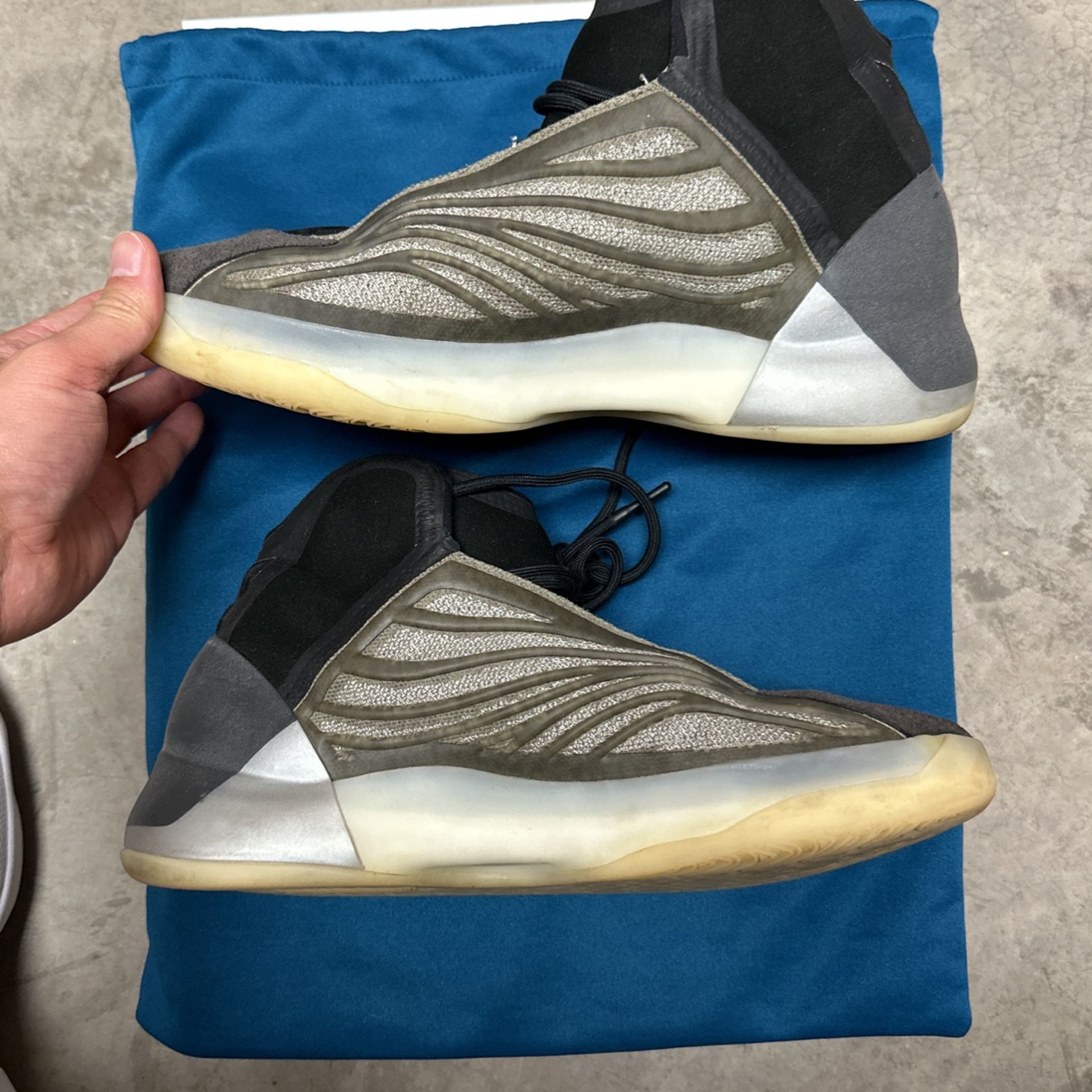 Yeezy Quantum Barium Men’s Size 11.5 - CLEAN