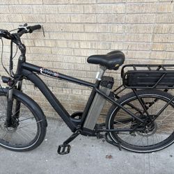  sell a very economical bike with 2 batteries charger and rear battery holder