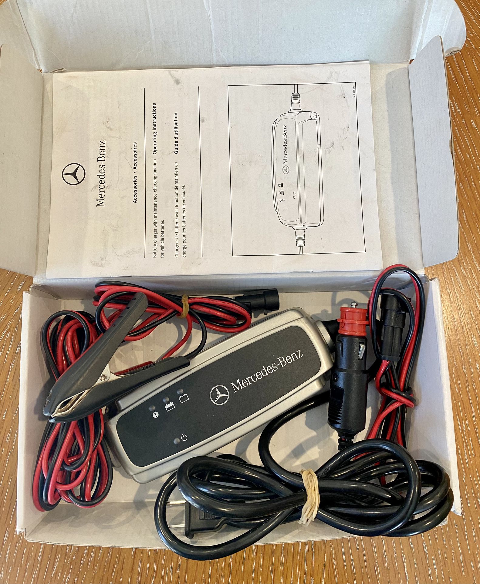 Black & Decker 24v Battery Charger + 1 Battery for Sale in Campbell, CA -  OfferUp