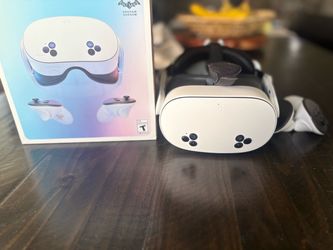 Meta Quest 3 VR Headset