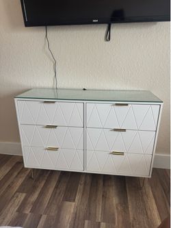 4 piece white and gold bedroom set