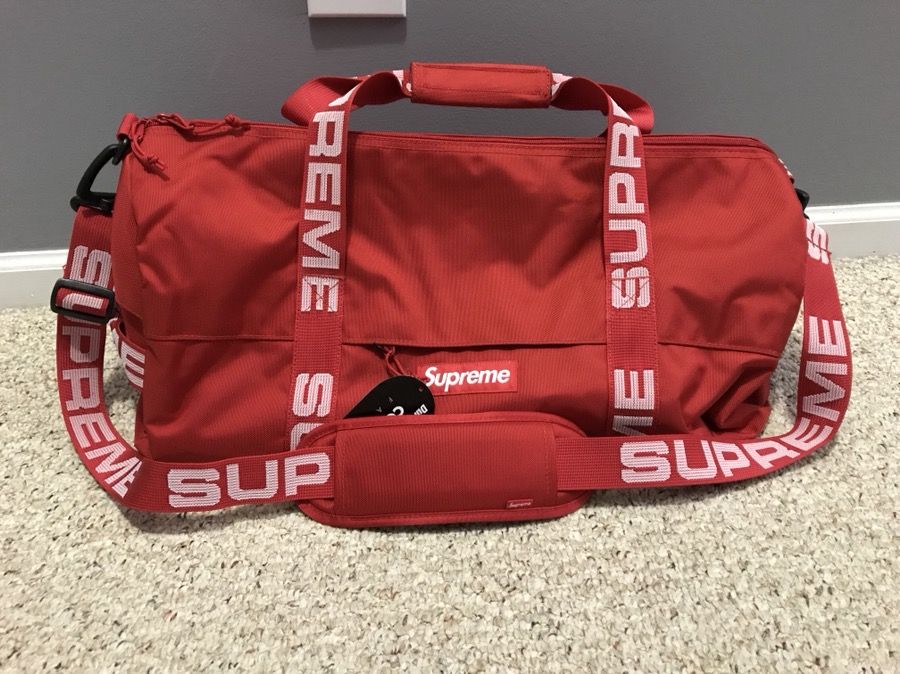 Supreme Duffle Bag (SS18) Red — LAFavCards