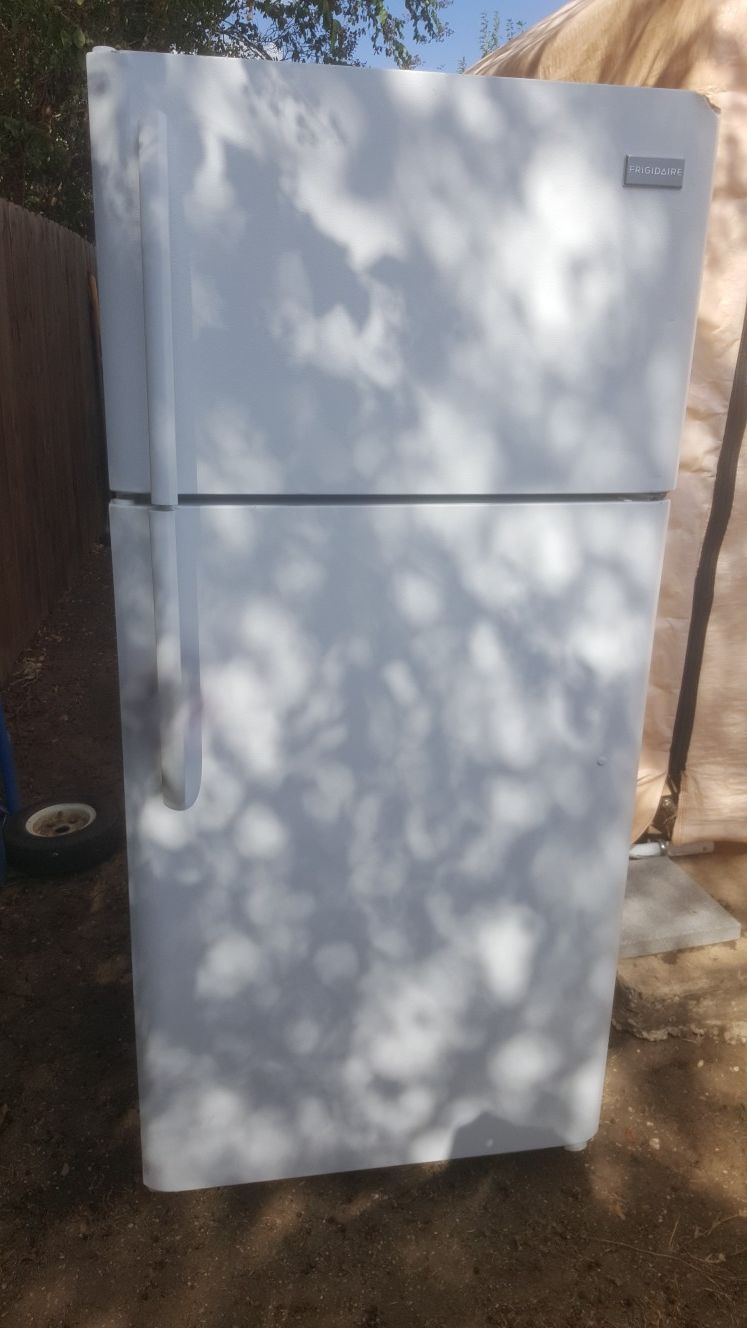Frigidaire ( white refrigerator-no/ ice maker ) $50