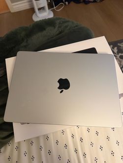 Macbook Pro 14” M2 chip