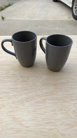 2 Mugs
