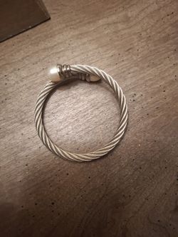 Silver Twisted Cable Bangle with Pearl Ends
