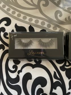 Lilly faux lashes