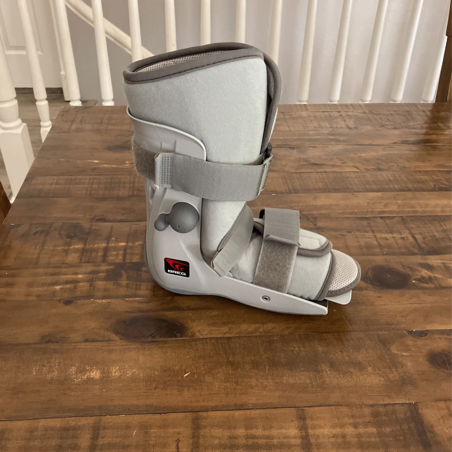 Breg XS Walking Boot