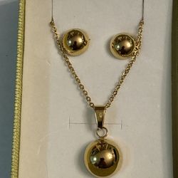 Fashion Jewelry By Kauss Necklace And Earring Set