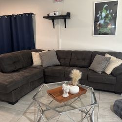 GREAT COUCH 
