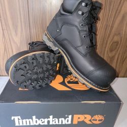 Size 9 and 9.5  men's timberland Boondock boots