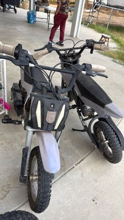 2  jets on e bikes