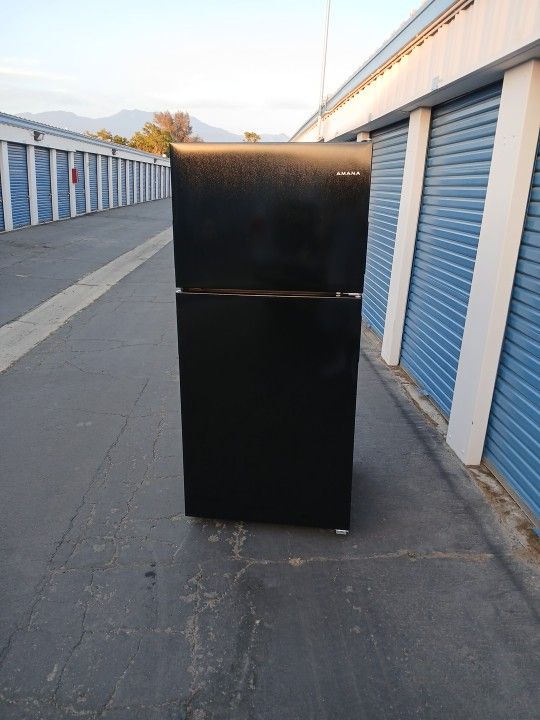 Black Amana Refrigerator Like New