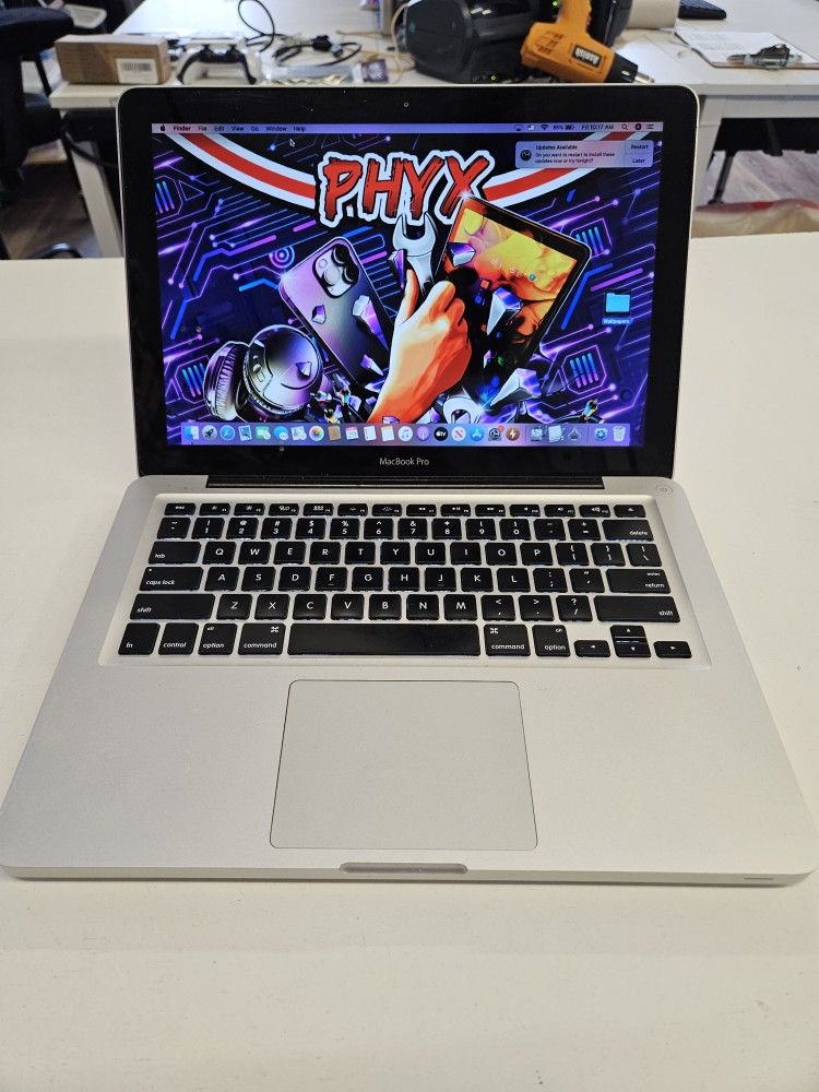13" MacBook Pro 2012, 2.5 i5, 4GB RAM, 256GB SSD + New Battery C1MQMEGTDTY3
$160.00