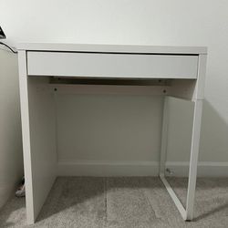 IKEA MICKE Desk WHITE 28 3/4x19 5/8 "