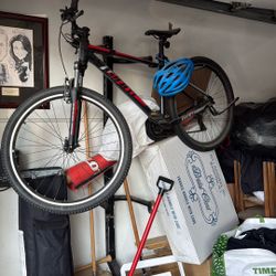 Mountain Bike Boys Size Medium