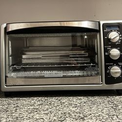 Black+Decker Convection Toaster Oven – Excellent Condition with Pans & Rack