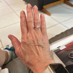 Sterling Silver & Zirconia Solitaire Ring