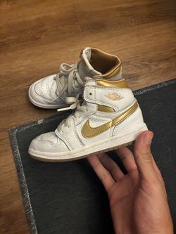 Jordan 1 gold metallic Sz 10c