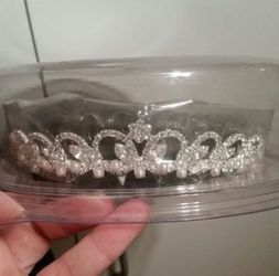 David's Bridal Tiara And Veil