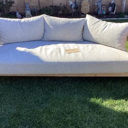 Harbour Outdoor Victorian Couch. Very Clean Retail New 6000 SOLID TEAK