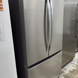 I Sell Whirlpool Brand Refrigerator Working Perfectly I Can Take It To Your House If You Like And It Gave You A Guarantee