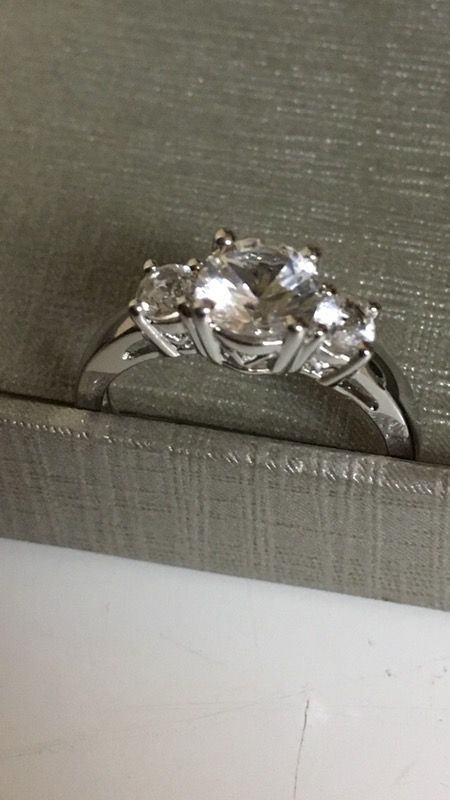 H925 silver ring with clear stones