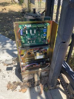 Electric gate stuck or not opening? Fast solution for motor, chain, and sensor issues