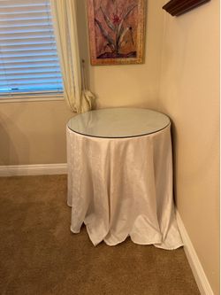 30 Inch Round Table