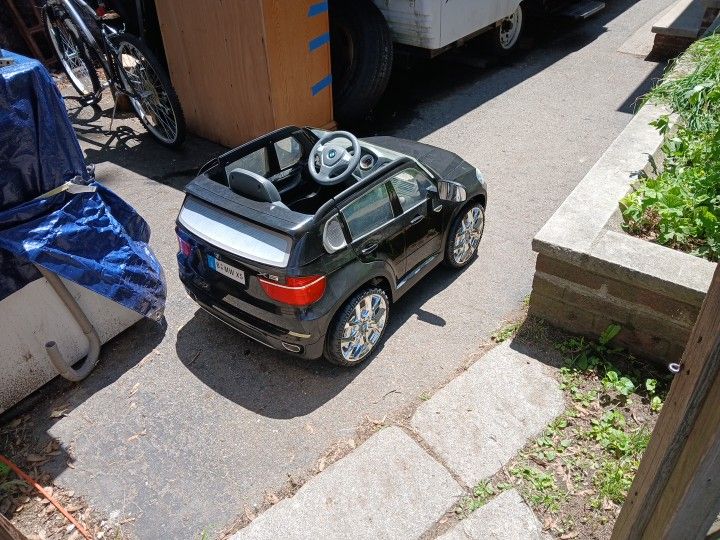 BMW Kids Electric Car