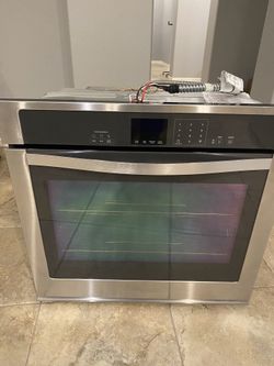 Whirlpool 30in Built in Oven  